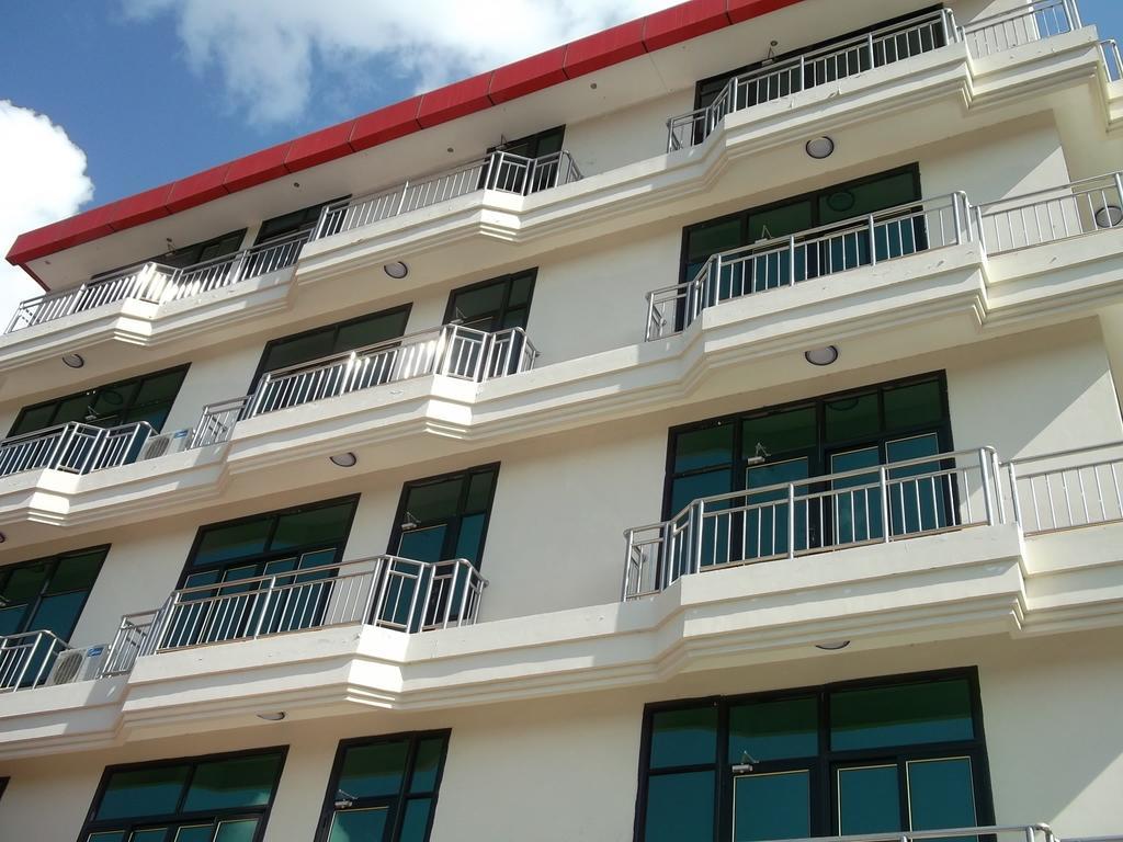 Star City Hotel Dar es Salaam Buitenkant foto
